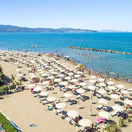 Argentario Garden House Дом отдыха *